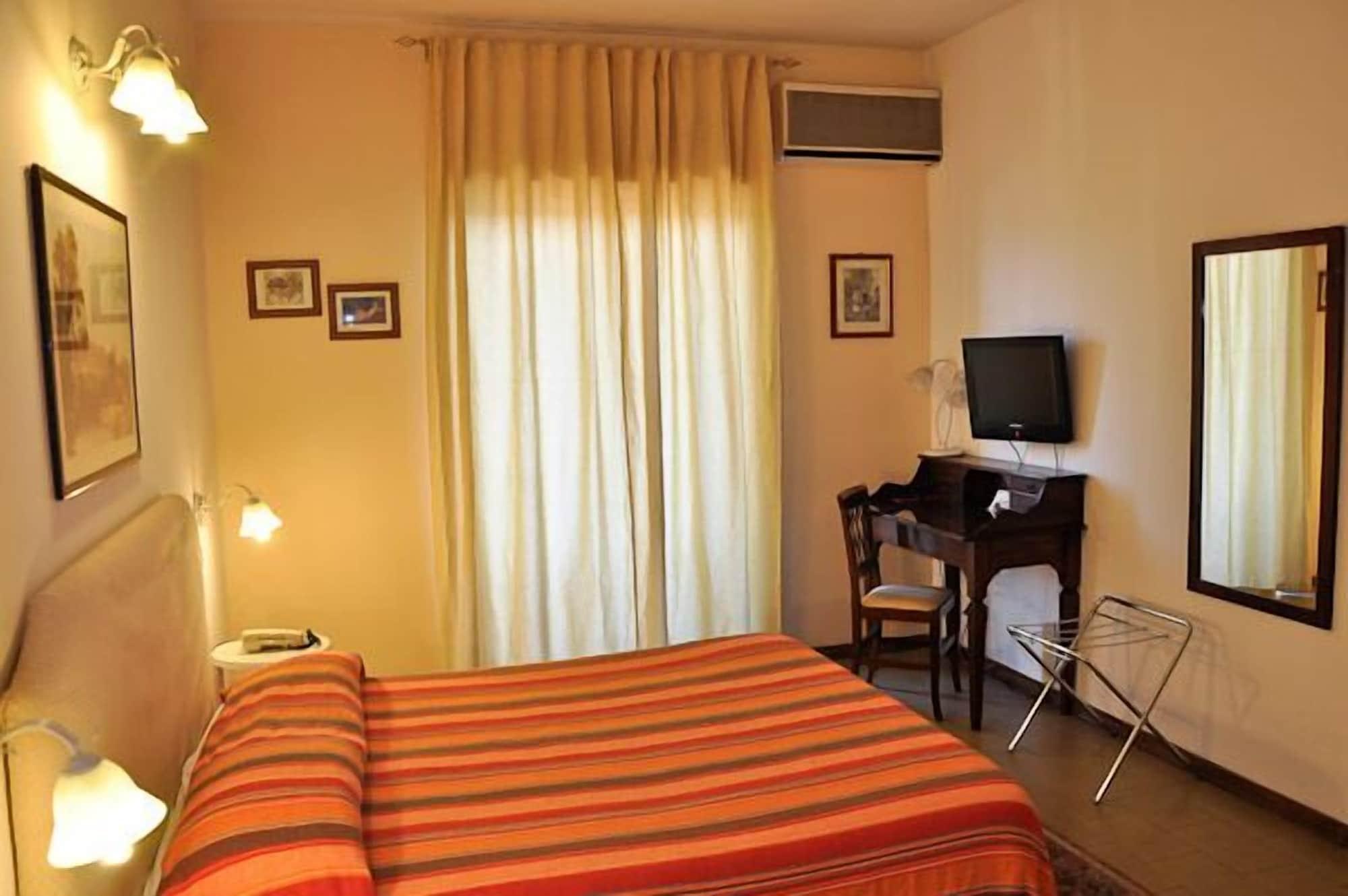 Tk Hotel - Ex Ares Сан-Джованні-ла-Пунта Екстер'єр фото