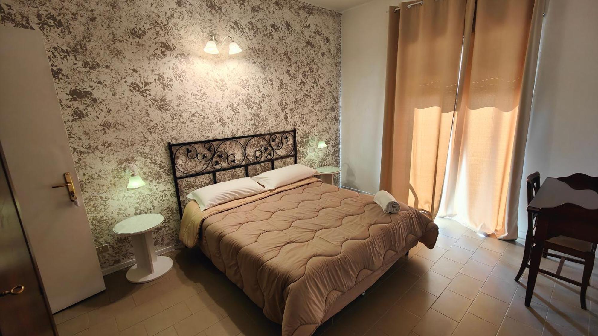 Tk Hotel - Ex Ares Сан-Джованні-ла-Пунта Екстер'єр фото
